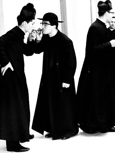 Не маю рук що пестили б мені обличчя10