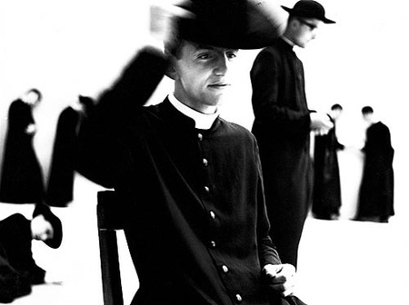 Не маю рук що пестили б мені обличчя9