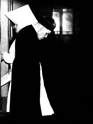 Смерть прийде і матиме твої очі10