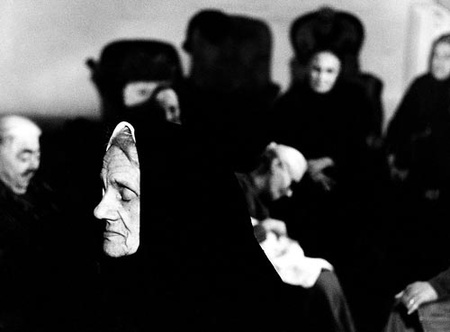 Смерть прийде і матиме твої очі8